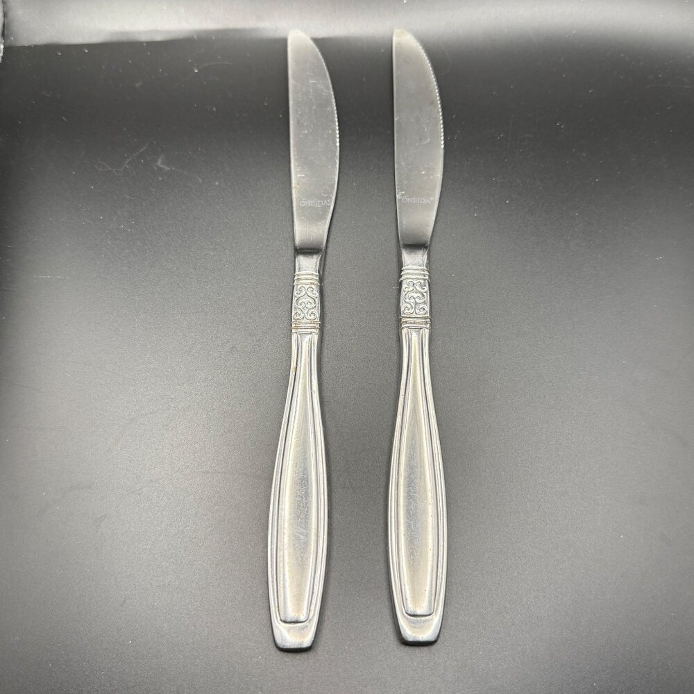Oneida Vista Stainless Steel Dinner Knives Set Of 2 Vintage Flatware Silverware